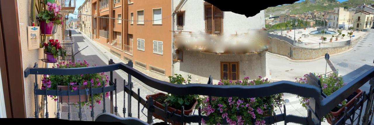 Fontana Di Li Rosi Apartamento Campofranco Exterior foto